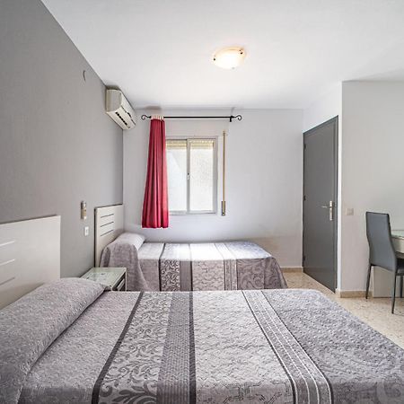 Hostal Ocana Манилва Екстериор снимка