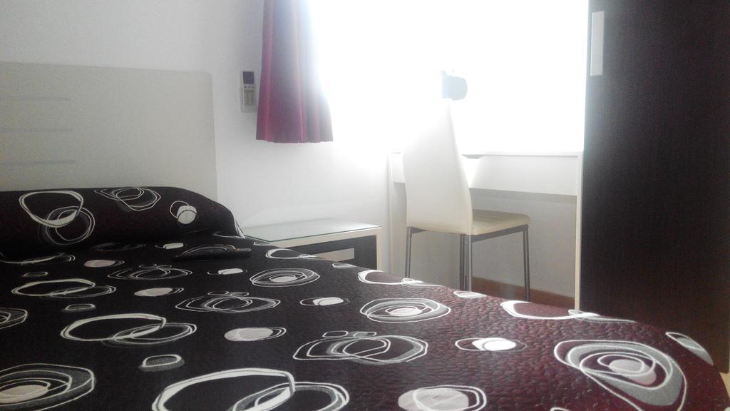 Hostal Ocana Манилва Стая снимка